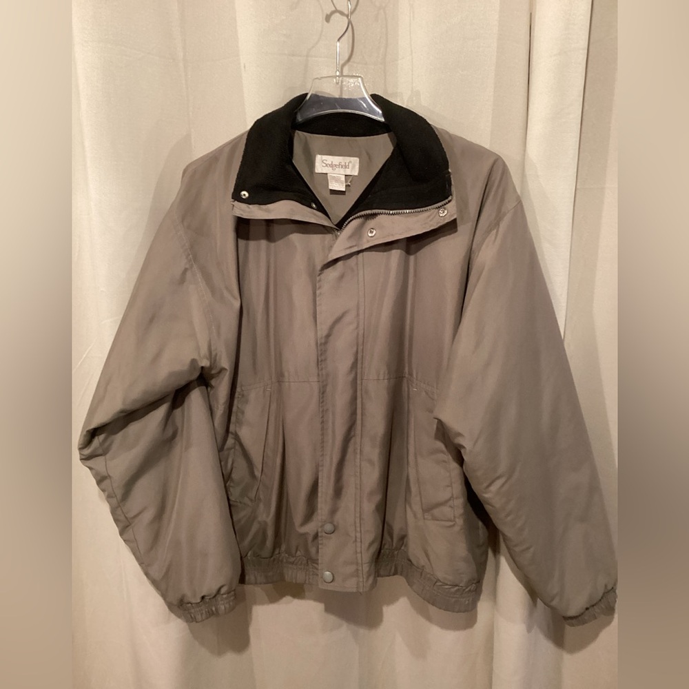 Sedgefield jacket, XL, lined, zip~up front with covered flap that snaps closed